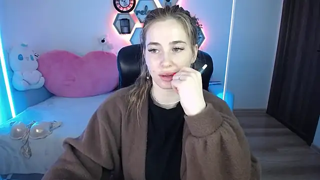 SabrinViolet online show from April 24, 2026, 8:05 am