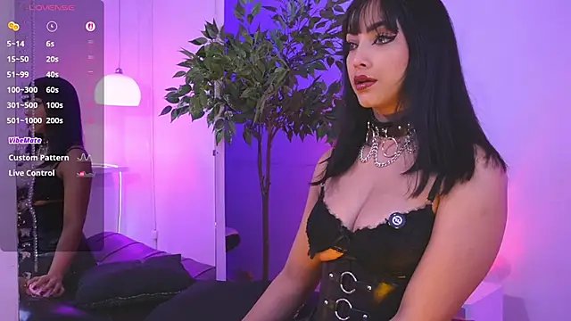 catalina  lovers online show from January 8, 2026, 5:30 pm