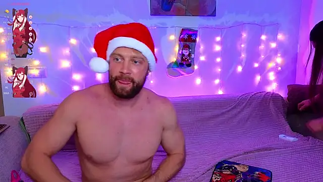 Snapshot of MaxMia chatting on December 27, 2024, 4:10 pm MaxMia online show from December 27, 2024, 4:10 pm