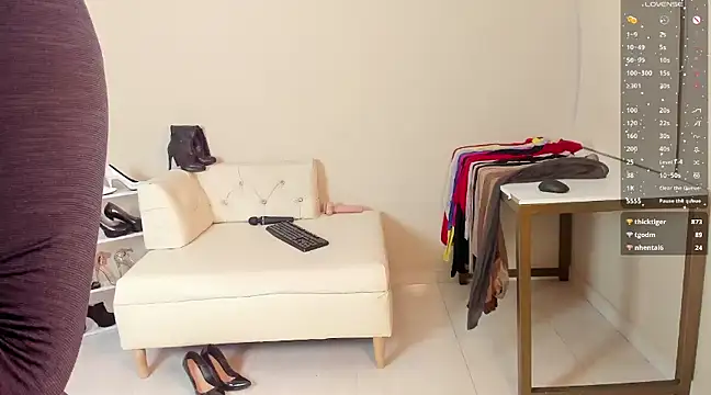 Sara Gomez online show from March 12, 2025, 11:32 am