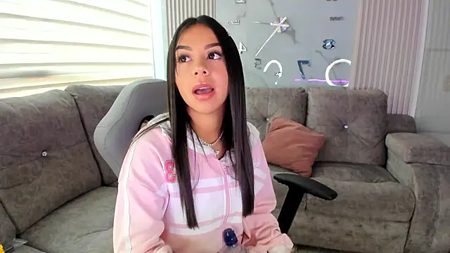 Violet spencer online show from March 10, 2025, 7:18 pm