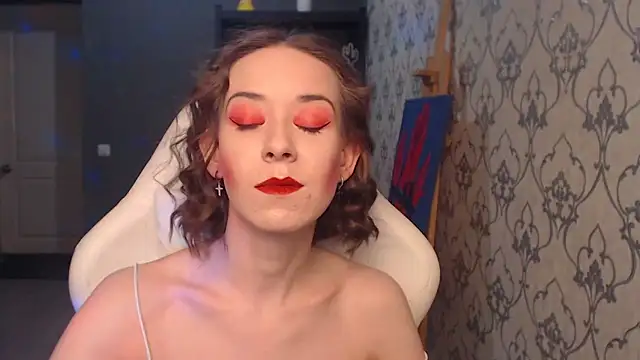 FascinatingEyess online show from May 21, 2026, 8:06 pm