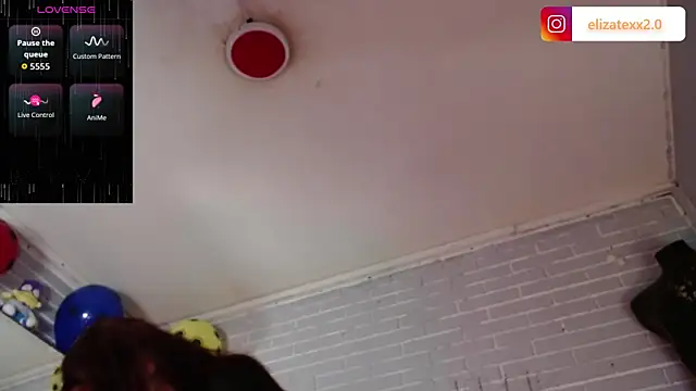 elizatexx online show from June 19, 2026, 7:09 pm