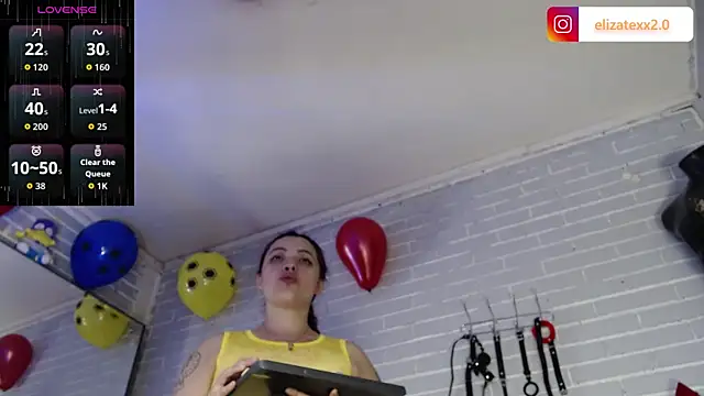 elizatexx online show from June 17, 2026, 7:24 pm