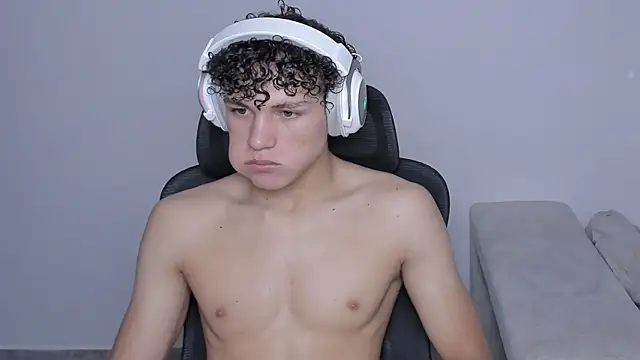 laurent nova online show from September 28, 2025, 6:59 pm