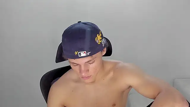 laurent nova online show from December 13, 2025, 9:43 pm