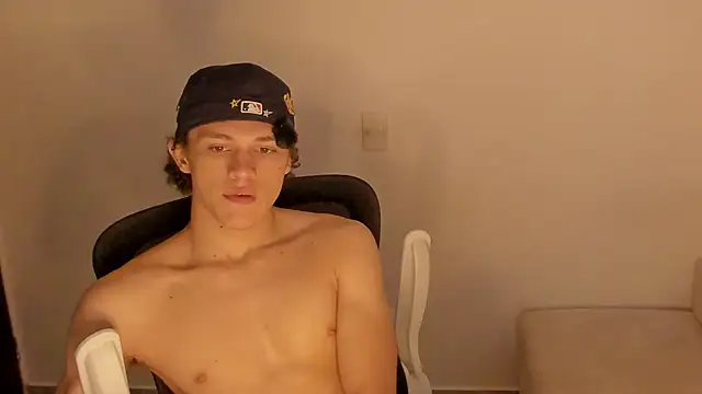 laurent nova online show from January 5, 2026, 9:18 pm