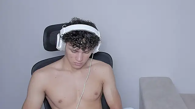 laurent nova online show from September 23, 2025, 7:10 pm