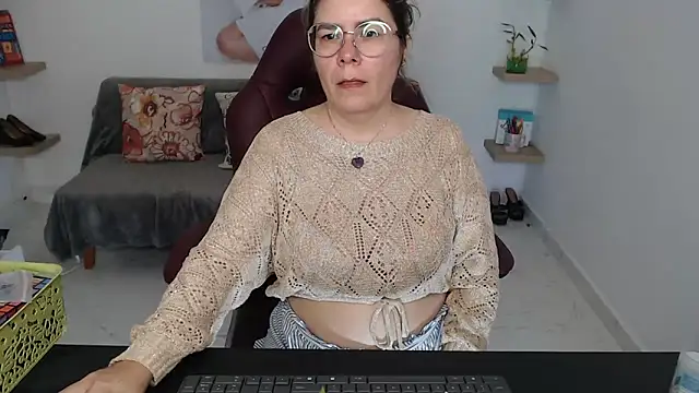 zehra sanem online show from February 17, 2026, 4:15 pm