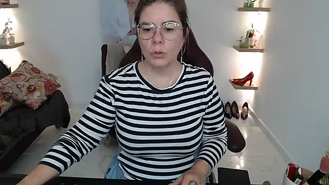 zehra sanem online show from April 30, 2026, 1:51 pm