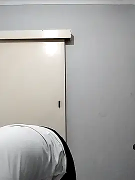 SlutyQueen32 online show from October 10, 2025, 4:41 pm