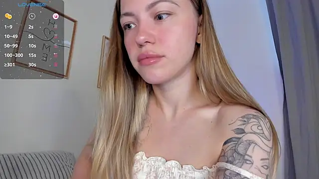 Snapshot of damn_cutie chatting on July 9, 2026, 2:49 pm damn cutie online show from July 9, 2026, 2:49 pm