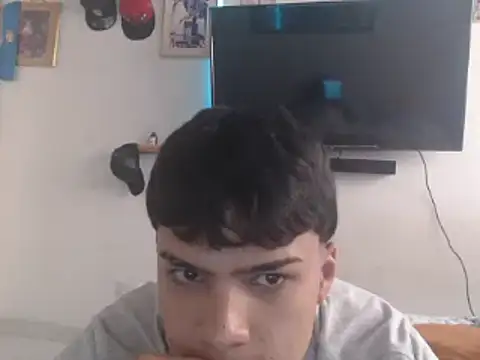 masterdaniel88 online show from March 18, 2025, 9:21 pm