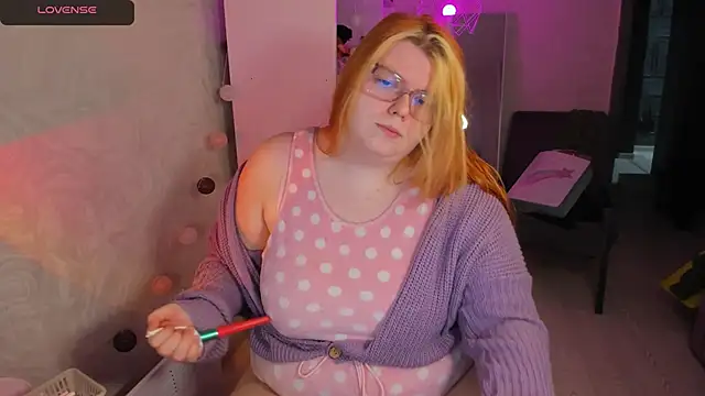 Melissa Purr online show from April 22, 2026, 8:04 pm