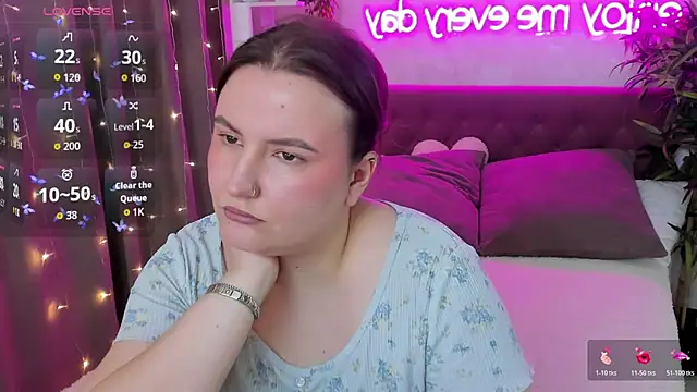 Snapshot of FeralPeach chatting on March 15, 2026, 5:58 am FeralPeach online show from March 15, 2026, 5:58 am