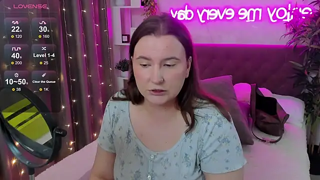 FeralPeach online show from May 10, 2026, 7:01 am