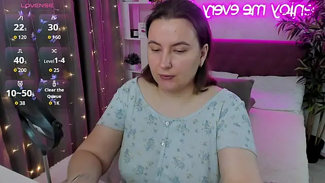 FeralPeach online show from September 21, 2025, 3:44 am