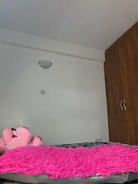 Snapshot of Rose_berry chatting on June 18, 2026, 4:11 am Rose berry online show from June 18, 2026, 4:11 am