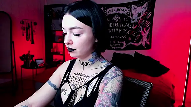 Snapshot of Magic_Allie chatting on February 24, 2026, 6:53 pm Magic Allie online show from February 24, 2026, 6:53 pm