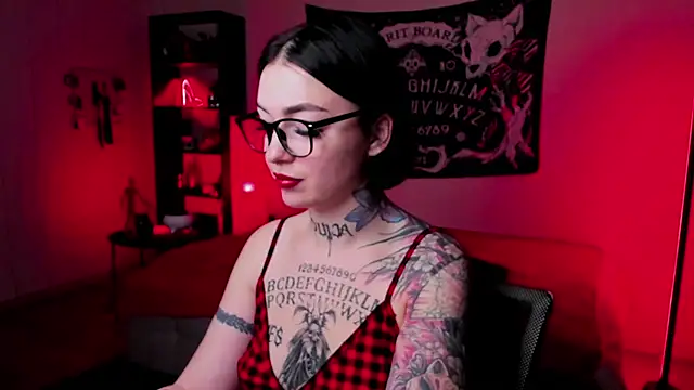 Snapshot of Magic_Allie chatting on March 6, 2026, 7:20 pm Magic Allie online show from March 6, 2026, 7:20 pm