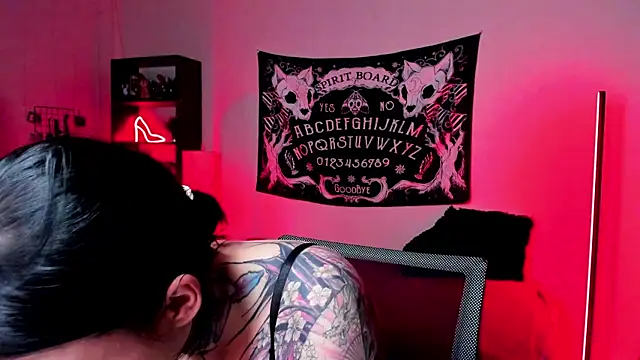 Snapshot of Magic_Allie chatting on February 27, 2026, 6:19 pm Magic Allie online show from February 27, 2026, 6:19 pm