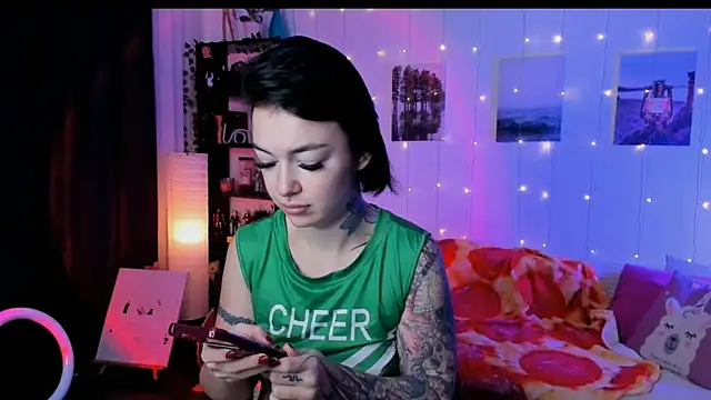 Magic Allie online show from December 2, 2025, 6:37 am