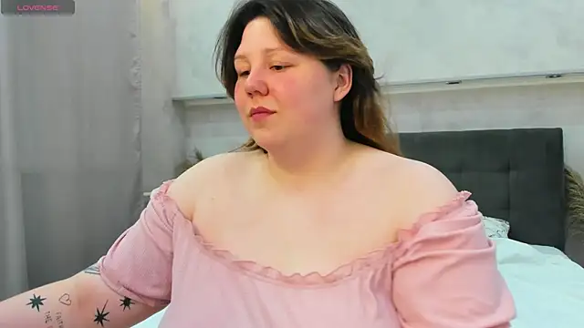 Ruth Oliver online show from June 22, 2026, 1:11 am