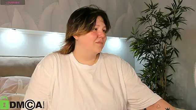 Ruth Oliver online show from July 8, 2026, 1:08 am