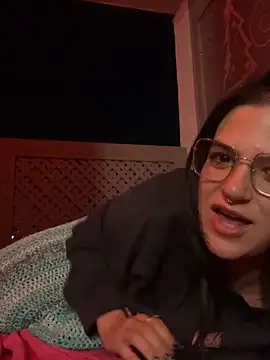 SafeinouterSpace online show from November 28, 2025, 1:22 pm