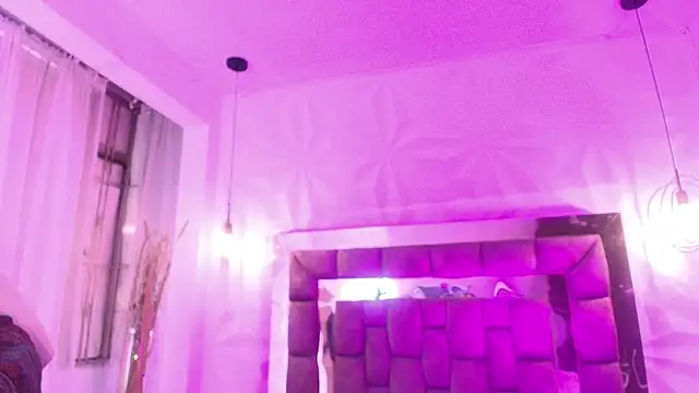 Queen perla  online show from June 15, 2026, 12:27 pm