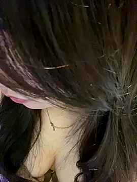 Hotellinh12 online show from November 15, 2025, 4:22 pm