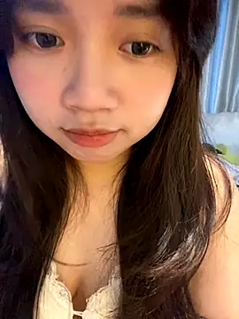 Hotellinh12 online show from September 10, 2025, 4:39 pm