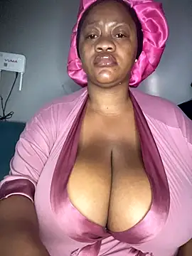 Chubbykarisma27 online show from October 3, 2025, 4:47 am