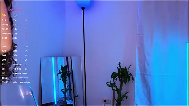 mssjulia online show from March 19, 2025, 3:52 am