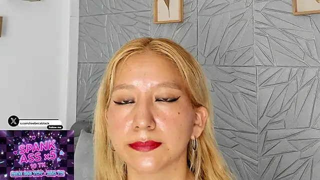 agatadelphine online show from May 15, 2026, 1:09 pm
