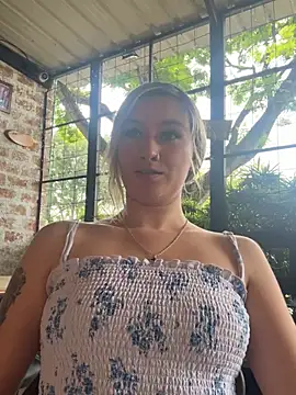 Snapshot of MaryDeniro chatting on May 14, 2026, 3:31 pm MaryDeniro online show from May 14, 2026, 3:31 pm