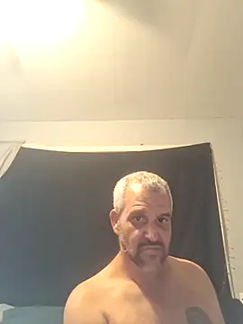 Snapshot of silkstroker6981 chatting on May 27, 2026, 3:58 am silkstroker6981 online show from May 27, 2026, 3:58 am