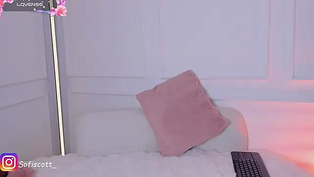 SofiScott  online show from February 8, 2026, 10:51 pm