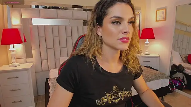 mariiahneedles online show from February 19, 2025, 2:44 am