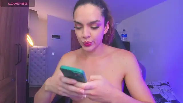 mariiahneedles online show from July 14, 2026, 12:32 am