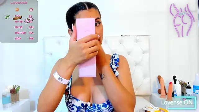 DulceColeman online show from November 1, 2025, 7:19 pm