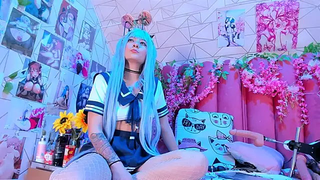 Alicebenett online show from September 26, 2025, 8:38 pm