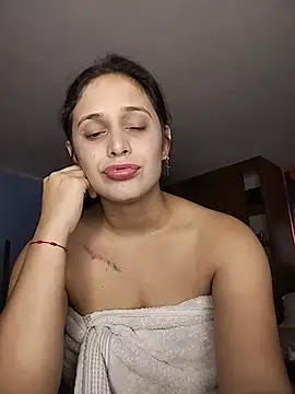 Catalinacandela online show from June 26, 2026, 7:20 pm