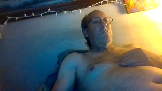 Snapshot of hornyrich69 chatting on July 15, 2026, 5:14 am hornyrich69 online show from July 15, 2026, 5:14 am