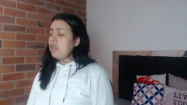 salome  hills1 online show from December 5, 2025, 4:16 pm