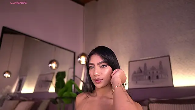 IzzyWild online show from April 29, 2026, 10:52 am