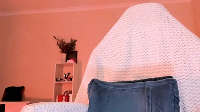 Snapshot of Britney_Ross chatting on March 14, 2026, 3:01 am Britney Ross online show from March 14, 2026, 3:01 am