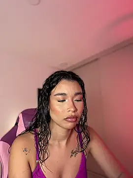 Snapshot of Hips_hannah chatting on February 27, 2026, 10:42 pm Hips hannah online show from February 27, 2026, 10:42 pm