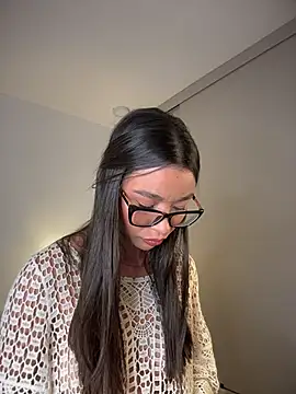 Snapshot of Hips_hannah chatting on November 21, 2025, 9:47 pm Hips hannah online show from November 21, 2025, 9:47 pm