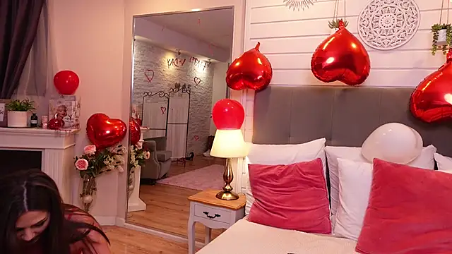 LinaReese online show from February 12, 2025, 8:16 am